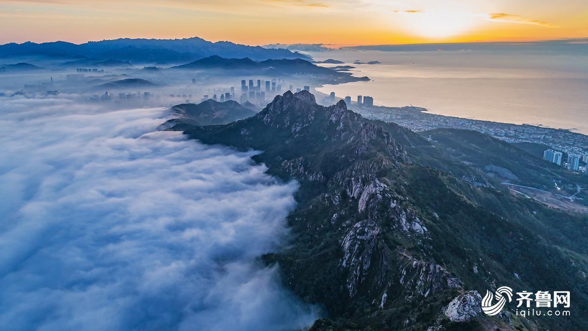 高清:遇見(jiàn)最美青島 平流霧下浮山宛入仙境 高清:遇見(jiàn)最美青島 平流霧下浮山宛入仙境