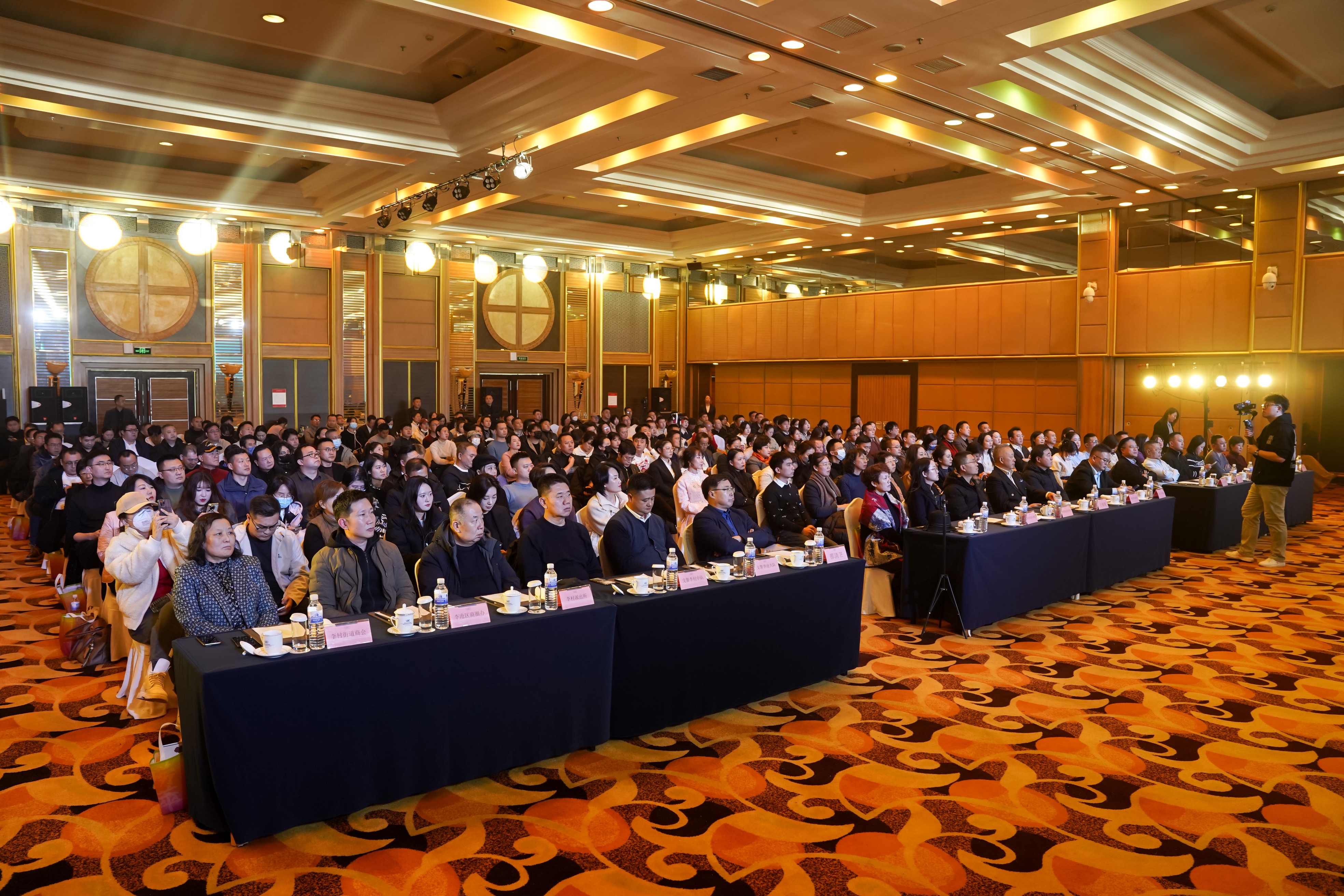 眾多政、商、媒體賓朋齊聚一堂，共同見證此次盛會 (3).jpg