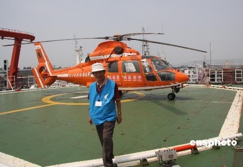 南極科考船“雪龍”號(hào)艦載直升機(jī)墜海 一人失蹤
