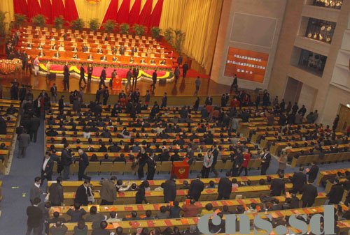 圖為政協(xié)第十屆山東省委員會(huì)第三次會(huì)議選舉大會(huì)現(xiàn)場(chǎng)。（攝影：張璐）