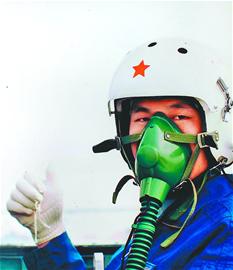 濟(jì)南時報圖片：空軍飛行員馮思廣烈士生前照片。