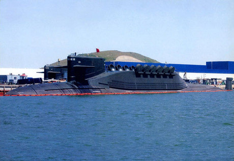 中國(guó)海軍新型戰(zhàn)略核潛艇。