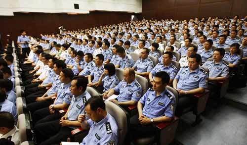 600余人出席警示會。圖片來源：重慶晚報