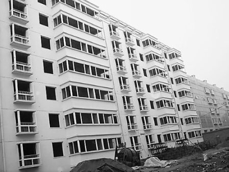 復式住宅樓，每套都在200多平方米。