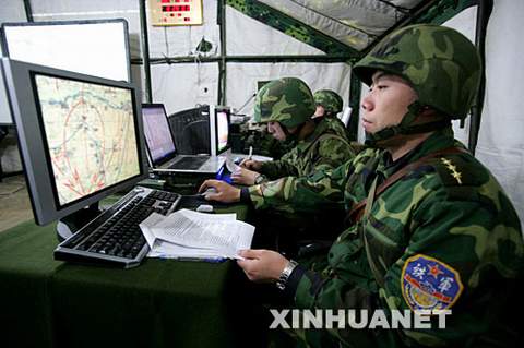 演習(xí)中的解放軍官兵。