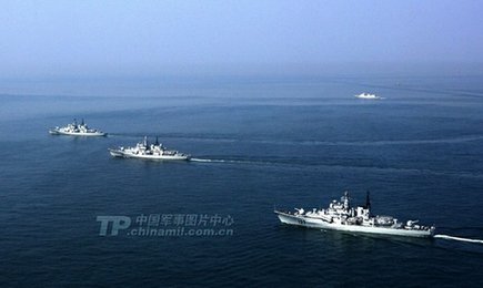艦艇編隊(duì)。
