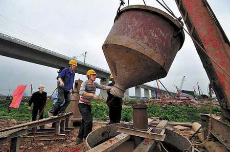 貴廣、南廣高鐵廣州樞紐工程2010年時(shí)快速推進(jìn)的場(chǎng)景，已是明日黃花