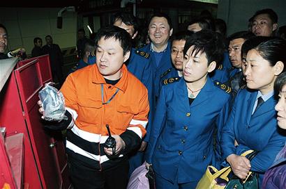 探秘青島膠州灣隧道內(nèi)逃生法門(mén)