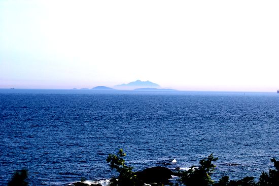 遠(yuǎn)眺青島近海島嶼 如夢如幻宛若仙境