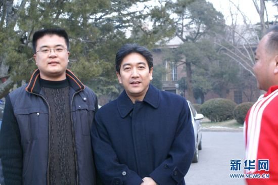 薪資最高央視男主持人：水均益，月薪26萬，正高級別，工資1萬化妝費(fèi)18萬津貼。