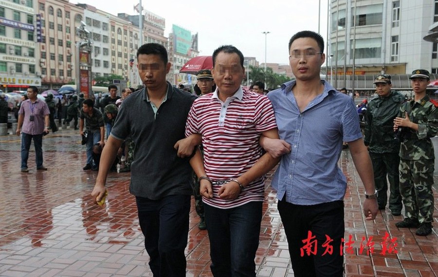 抓獲涉黑犯罪團(tuán)伙主犯胡某昇。南方法治報(bào) 錢文攀 攝