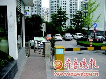 青島延吉路小區(qū)物業(yè)費擅漲25%服務(wù)變差 業(yè)主痛批7宗罪