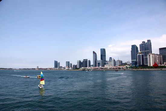 乘海上游輪游青島 實拍世界最美海灣風光