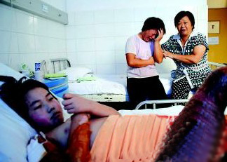三無(wú)電動(dòng)車(chē)行駛中電瓶冒火 8歲女童被燒傷
