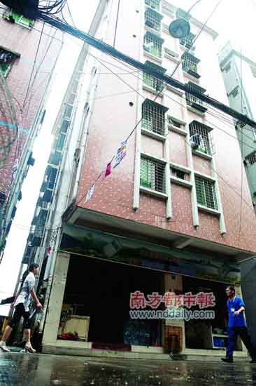 案發(fā)的15號(hào)出租樓。