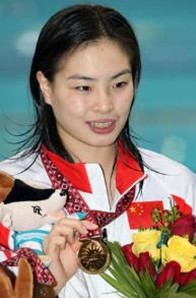 吳敏霞何姿完美摘金 夢之隊(duì)豪取3連冠