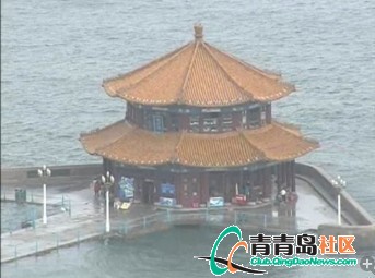 臺風(fēng)達(dá)維來襲 網(wǎng)友實(shí)拍青島前海