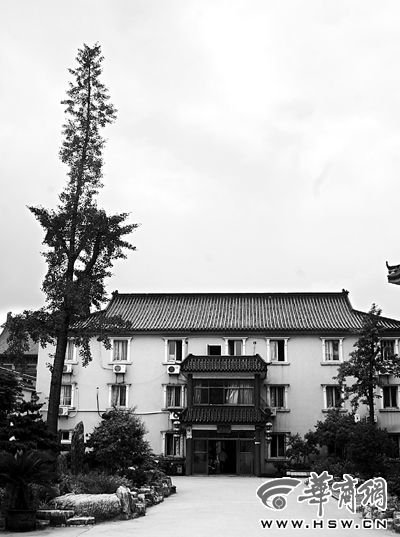 江蘇省鎮(zhèn)江市丹徒區(qū)辛豐鎮(zhèn)古大圣寺。最顯眼的不是大雄寶殿等殿堂，而是安養(yǎng)了170 余位老人。安養(yǎng)院本報記者孫強攝