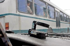 市民打車(chē)想刷卡屢遭拒 4000臺(tái)POS機(jī)成擺設(shè)