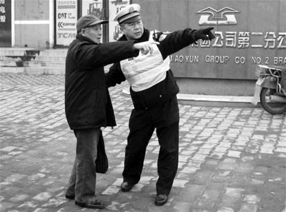 青島李村交警王修盛被轎車撞飛30米犧牲 最后時刻讓戰(zhàn)友閃開