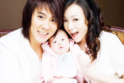 星二代賣萌黃磊女兒星味十足 盤(pán)點(diǎn)娛樂(lè)圈搞怪精靈