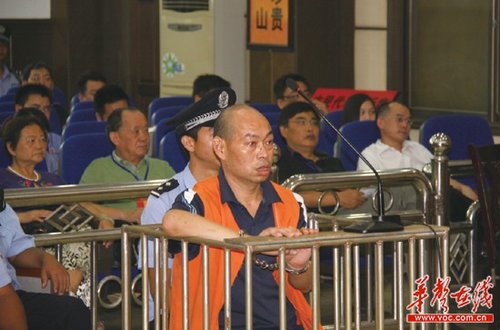　8月30日，張家界“5·28”惡意駕車撞人案開庭審理，兇手田勝明毫無悔意。通訊員 屈平 劉雪飛 攝