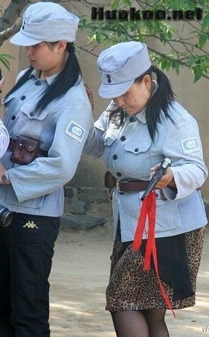 八路軍都穿豹紋了