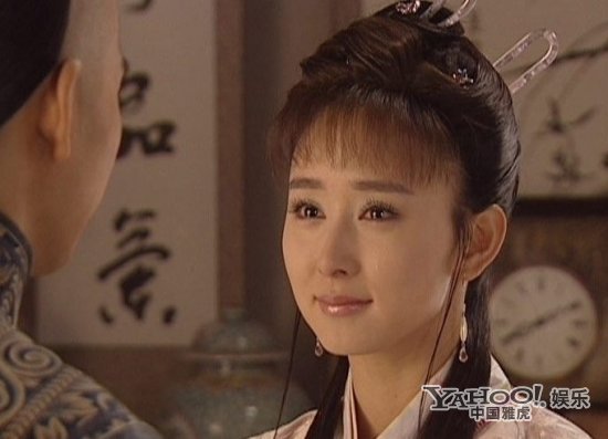 康熙秘史——青格爾，胡靜我不喜歡清裝，但是扛不住胡靜顏太厲害不過這里面私以為還是胡靜這套漢人裝更漂亮~江南水鄉(xiāng)走出的一雙含情目
