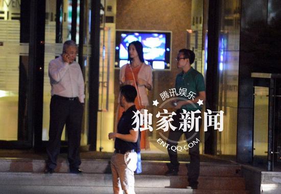 吳秀波桃花運不斷 深夜會靚麗神秘女