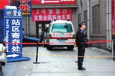 事故現(xiàn)場已拉起警戒線。本報記者徐曉帆攝