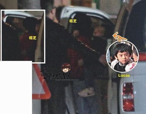 Lucas坐校車(chē)戲弄記者 遺傳父母表演欲超強(qiáng)