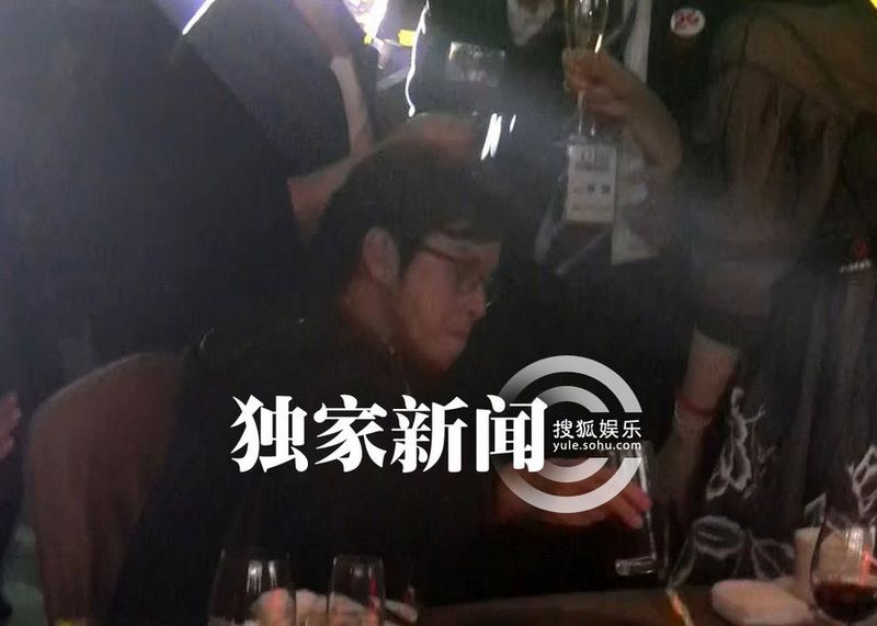 港臺(tái)大陸三地明星齊聚酒會(huì) 小S雷人熱舞high翻全場(chǎng)