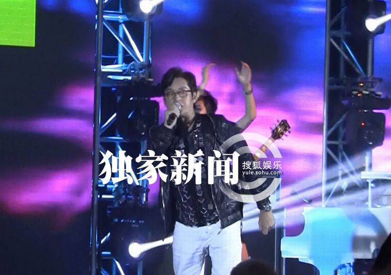 港臺大陸三地明星齊聚酒會 小S雷人熱舞high翻全場