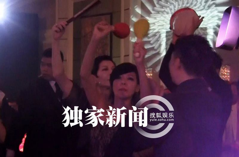 港臺(tái)大陸三地明星齊聚酒會(huì) 小S雷人熱舞high翻全場(chǎng)