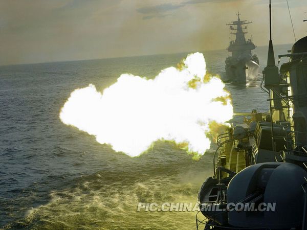 資料圖：南海艦隊(duì)某機(jī)動(dòng)岸導(dǎo)團(tuán)正在某合同對(duì)海攻擊演練中實(shí)射導(dǎo)彈。