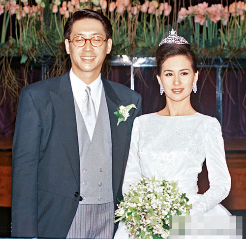 一線女星婚禮美貌排場(chǎng)盤點(diǎn) 鐘楚紅百萬(wàn)婚紗戰(zhàn)林青霞