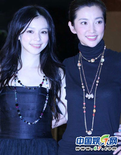 女星同場(chǎng)爭(zhēng)艷勝敗真相 范冰冰把對(duì)手秒成渣