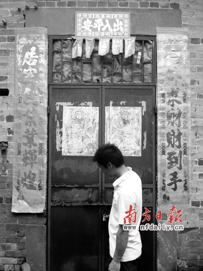 陳啟日的出租屋已是人去房空。李書龍 攝