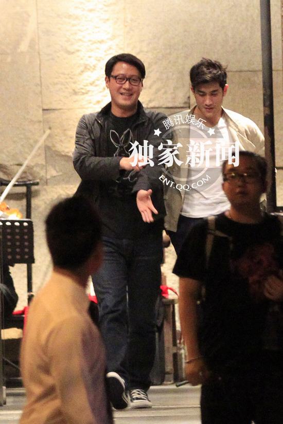 黎明與愛徒李治廷喝醉 北京千萬元?jiǎng)e墅首曝光