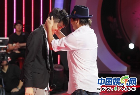 謝娜與評(píng)委爭(zhēng)執(zhí)翻白眼離場(chǎng) 曝翻臉內(nèi)幕(組圖)