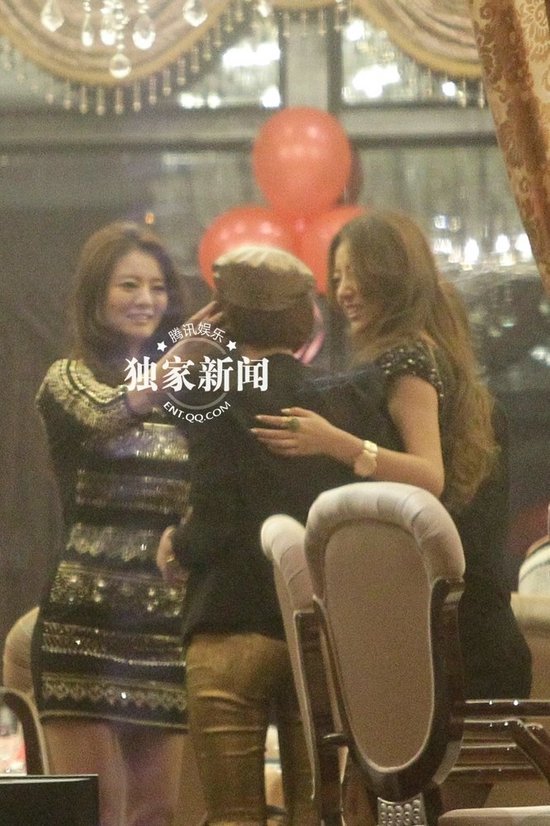 安以軒上海慶生圈內好友齊聚祝壽 舉杯豪飲醉態(tài)百出