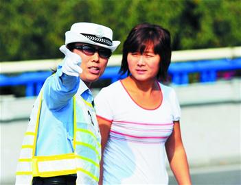 青島前海車輛時速僅20公里