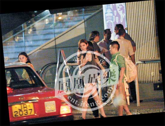 黎明發(fā)聲明證實(shí)與樂基兒離婚 曝黎明做錯事樂基兒自虐