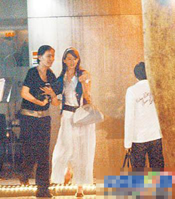 女星進(jìn)了夜店就狂放無限??！