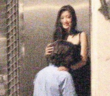 女星進(jìn)了夜店就狂放無(wú)限??！