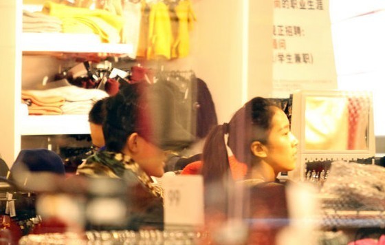 吉克雋逸攜神秘男買廉價(jià)首飾