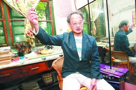 74歲教授征婚要求30歲以下