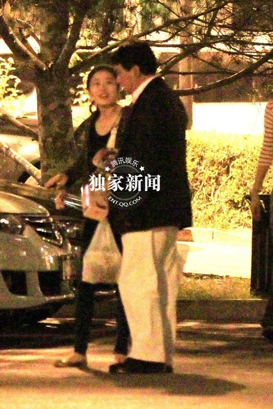 朱時(shí)茂夜會(huì)80后女子 兩人就餐后打包剩菜返家