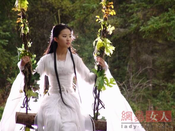 扒劉亦菲經(jīng)典造型 妹妹照片曝光