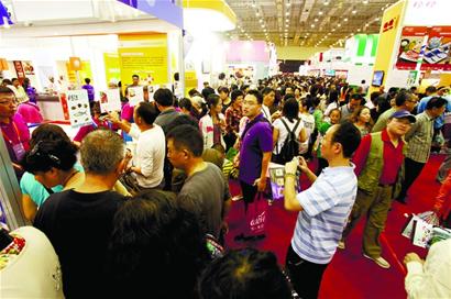 青島臺博會美食美容區(qū)人氣爆棚 今最后一天大降價(jià)可淘貨